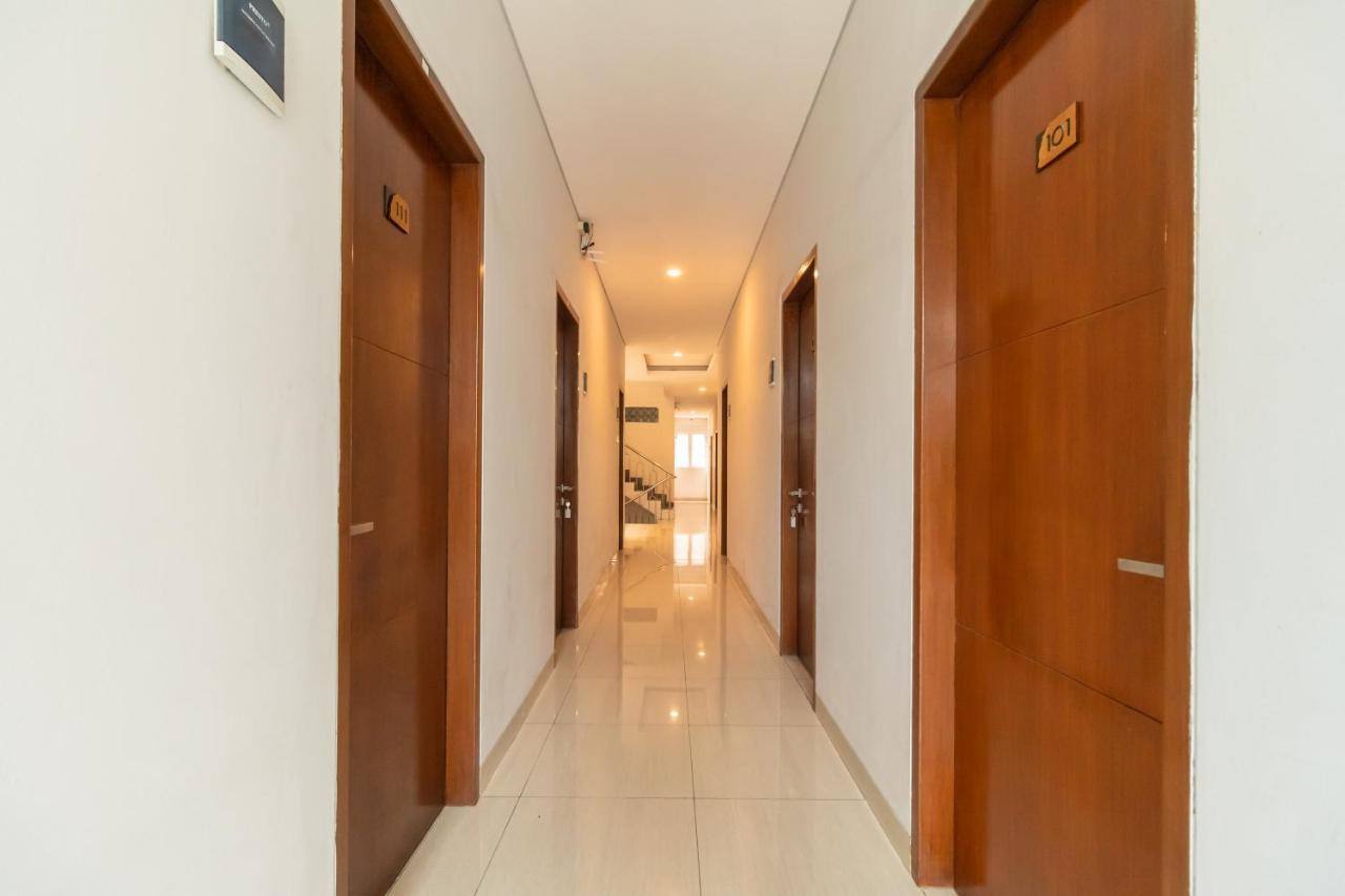 Urbanview Hotel Casa Kota Mangga Besar Jakarta Exterior photo
