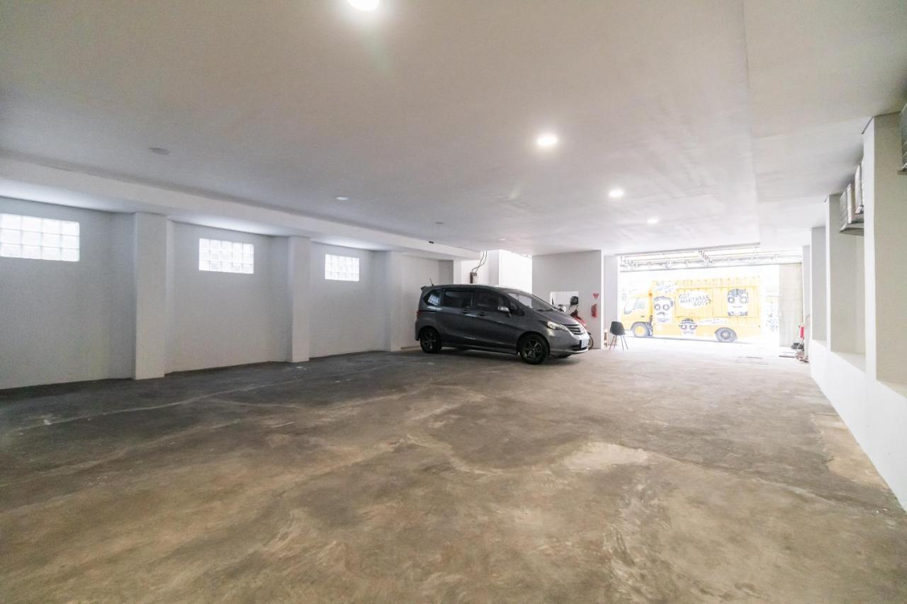 Urbanview Hotel Casa Kota Mangga Besar Jakarta Exterior photo